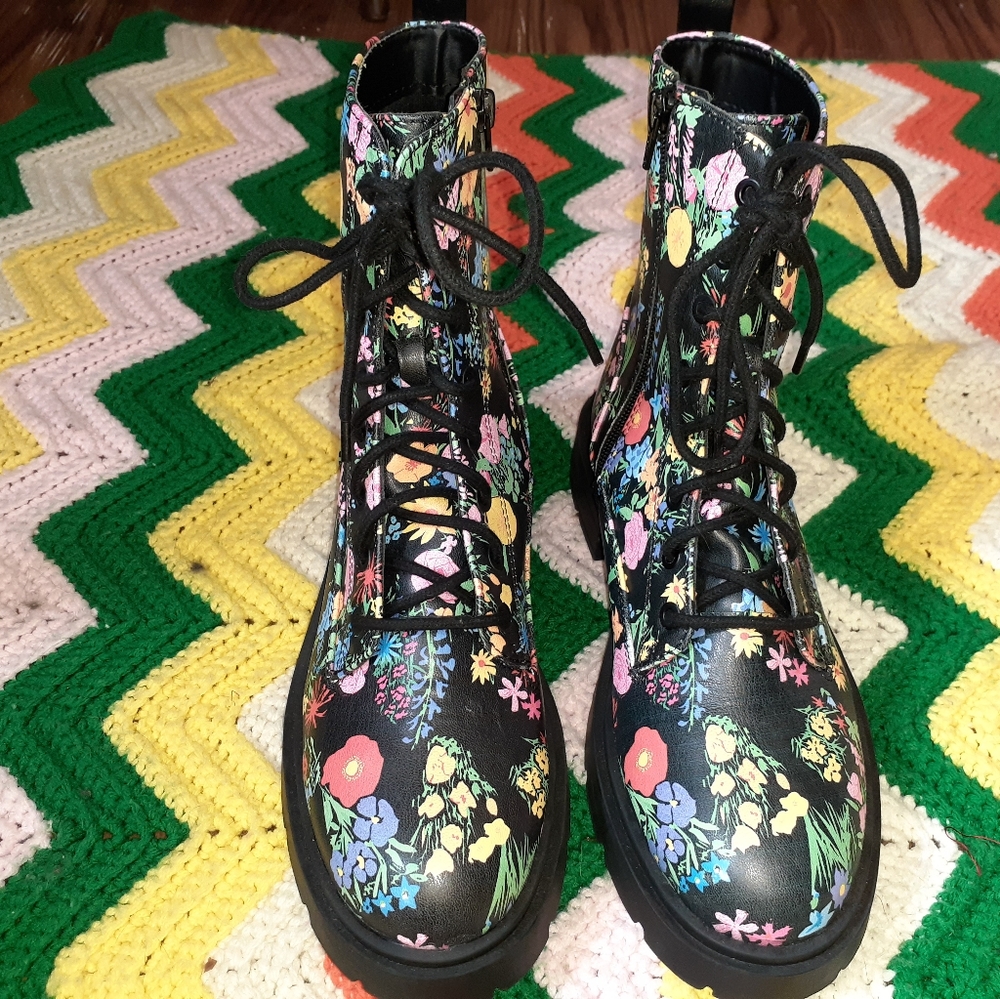 Floral Combat Boots - Picture 4 of 6